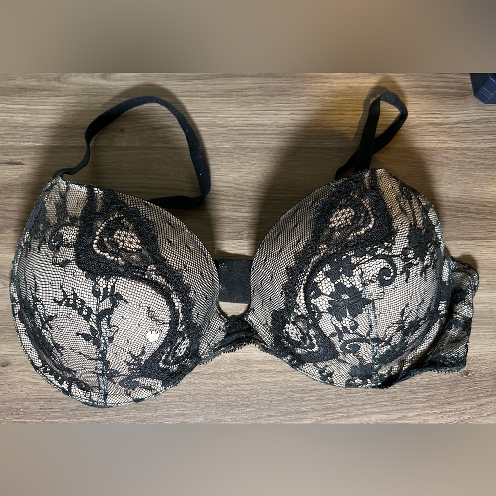 Victoria’s Secret Dream Angels push up bra 36D - black and ivory/cream